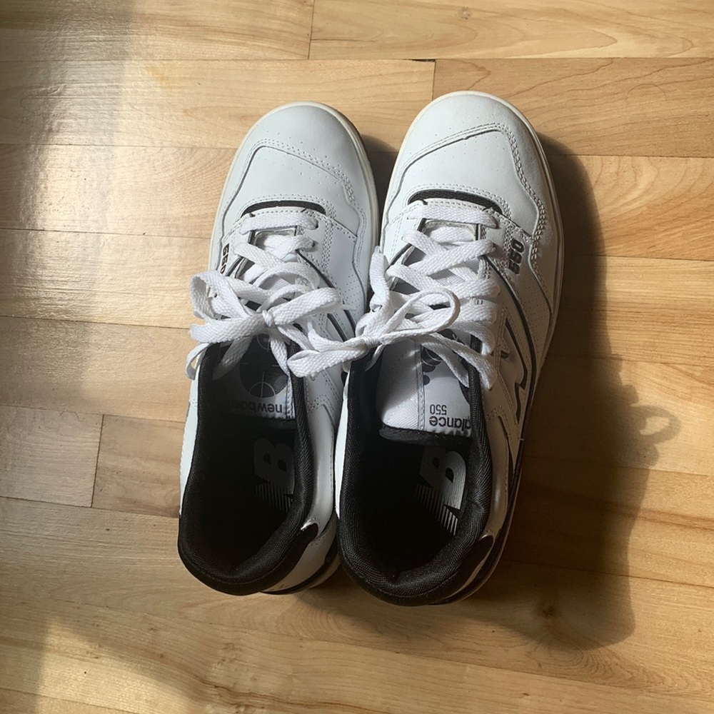 New balance 550 black and white MENS 8.5 WOMENS 10